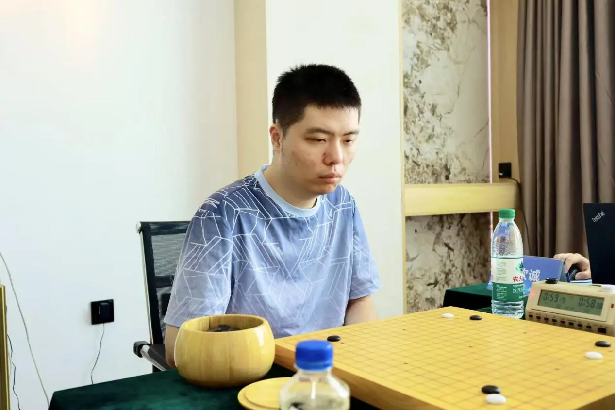 福冈航太朗, 执黑, 一大法宝