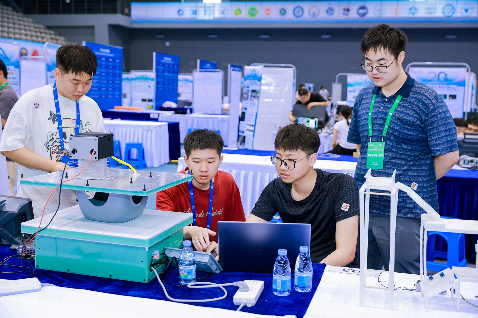 万元综合支 万元综合支